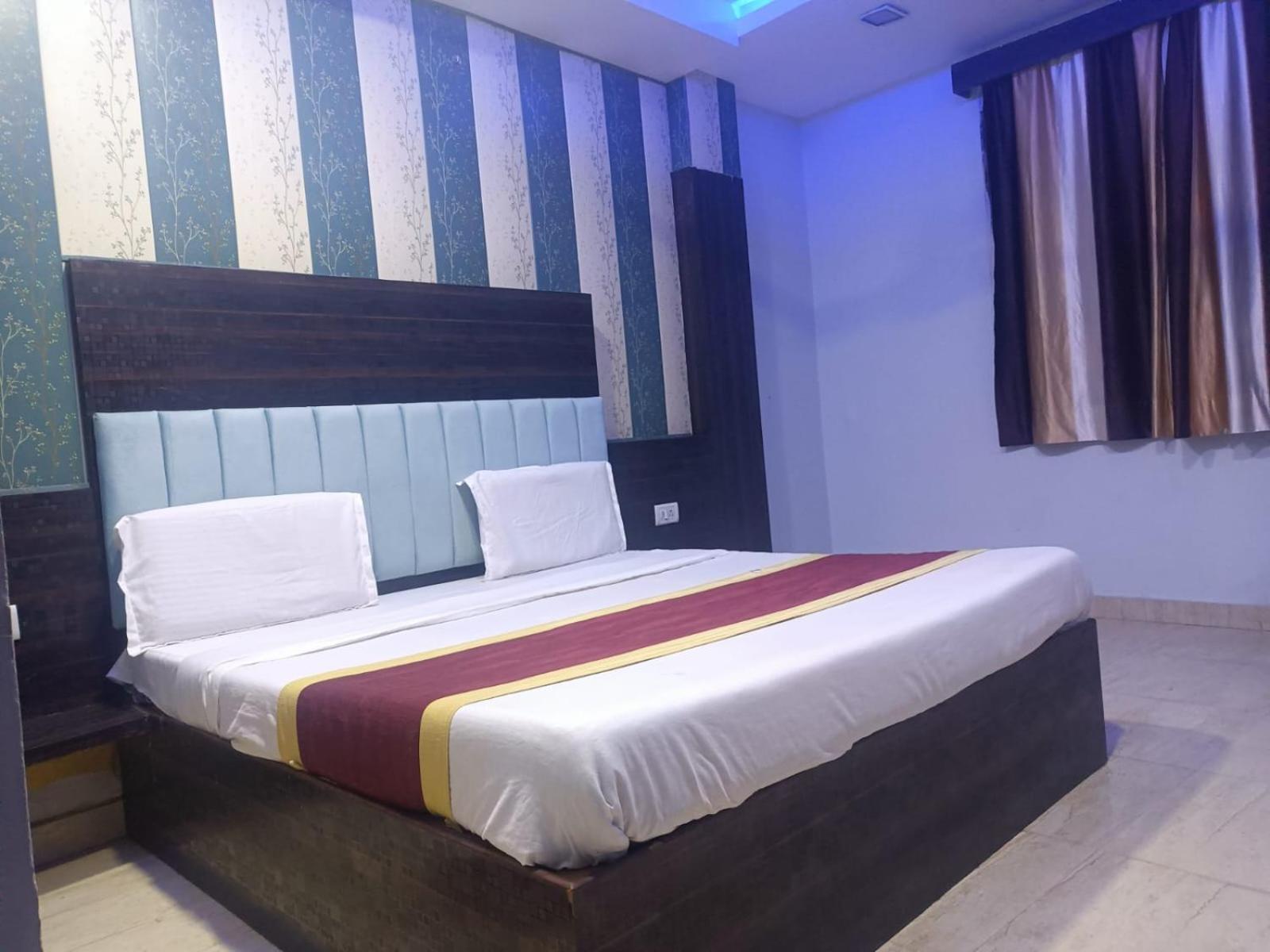 Hotel Park Avenue Lucknow Exterior photo